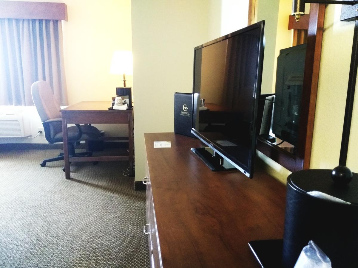 Madelia Hotel & Suites Dış mekan fotoğraf